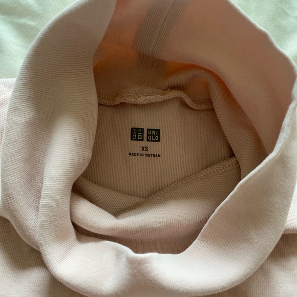 Uniqlo Sweaters - Uniqlo Pale Pink Turtleneck Size XS